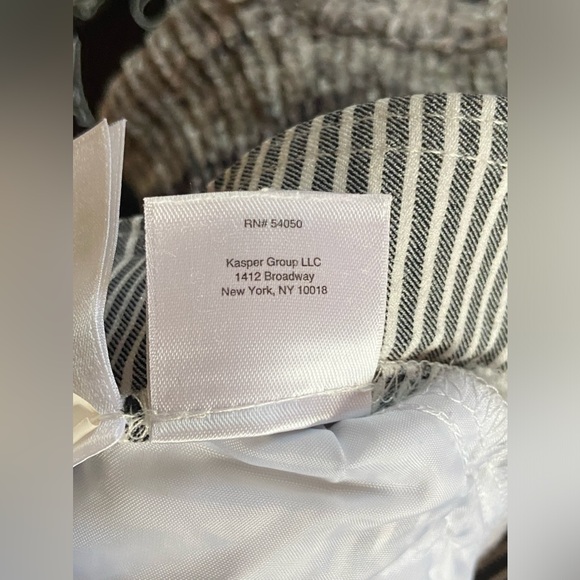 ANNE KLEIN STRIPED CAPRI’S SIZE 12 - Picture 8 of 15